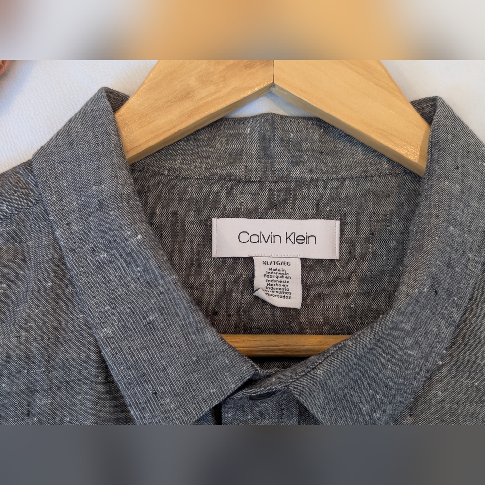 Calvin Klein Men's Gray Button-Up Shirt, Size XL, Excellent Condition